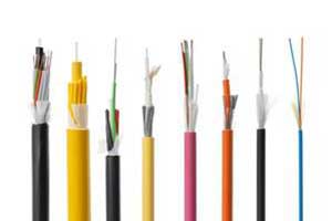 De fibra óptica e cabos de cobre